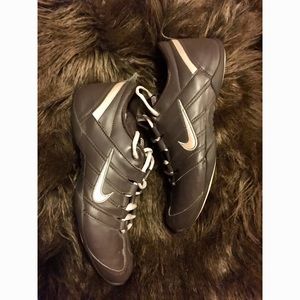 Nike Dance / Zumba Shoes - Size 6.5